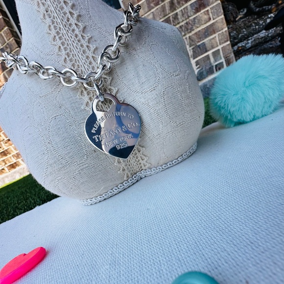 Tiffany & Co. Necklace with XL Heart in Silver, Clasping Link, 16" - Picture 2 of 8